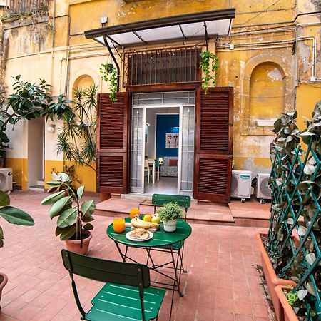 Napoli Centro Casa Vacanza ภายนอก รูปภาพ
